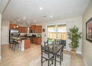 2049 Salice Wy in Brentwood, CA - Building Photo - Building Photo
