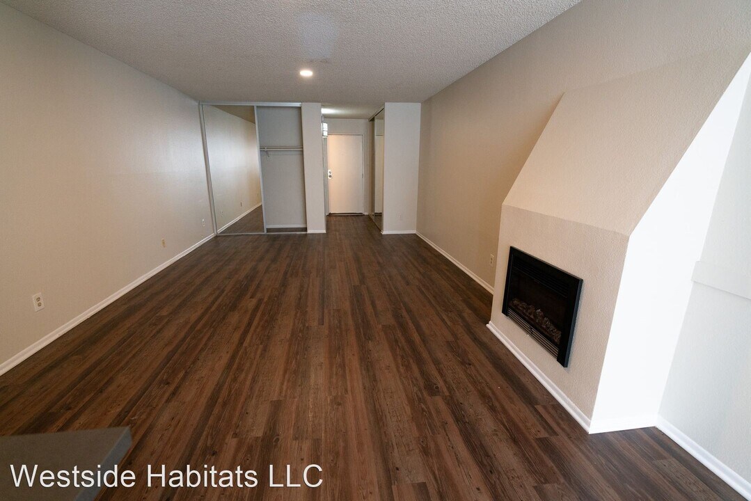 641 Gayley Ave in Los Angeles, CA - Building Photo