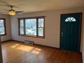 9813 Lullaby Ln in Overland, MO - Building Photo - Building Photo