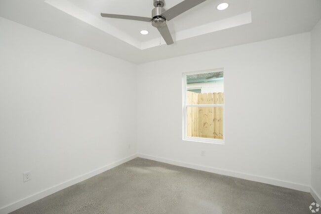 605 Sapphire Ave in Weslaco, TX - Foto de edificio - Building Photo