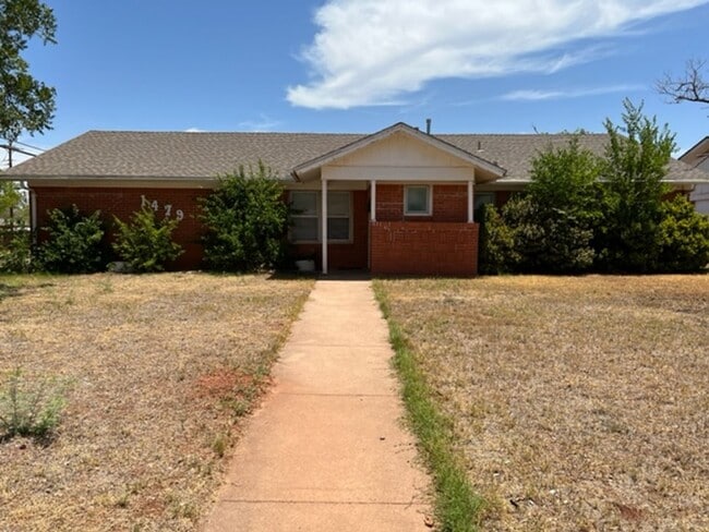 property at 1479 Beechwood Ln