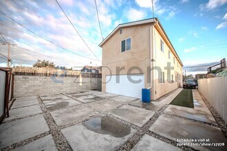1147 W 62nd St in Los Angeles, CA - Building Photo - Building Photo