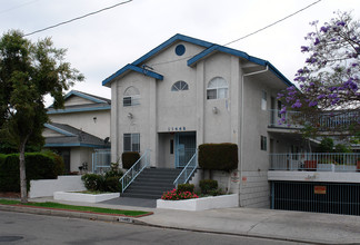 11445 Cedar Ave in Hawthorne, CA - Building Photo - Building Photo