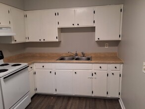 1122 Evelyn Dr in Radcliff, KY - Foto de edificio - Building Photo