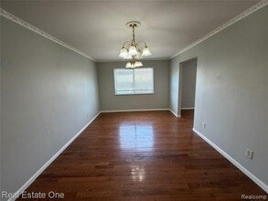 28813 Armanda Dr in Warren, MI - Building Photo - Building Photo