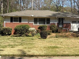 2560 Wood Valley Dr in East Point, GA - Building Photo