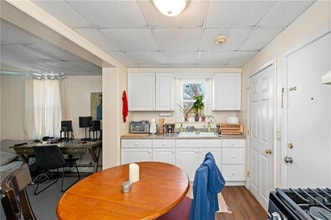 15 Thompson St in Warren, RI - Foto de edificio - Building Photo