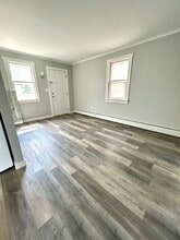 320 Hamilton Ave, Unit 4 in Seaside Heights, NJ - Building Photo - Building Photo