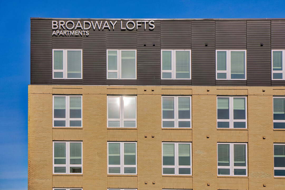 Broadway Lofts in Green Bay, WI - Foto de edificio