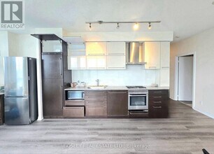 770-PH770 Bay St. in Toronto, ON - Building Photo - Building Photo
