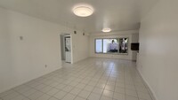 112 SE 3rd Ave in Hallandale Beach, FL - Building Photo - Building Photo