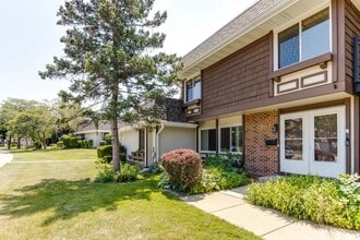 1309 Court O in Hanover Park, IL - Building Photo - Building Photo