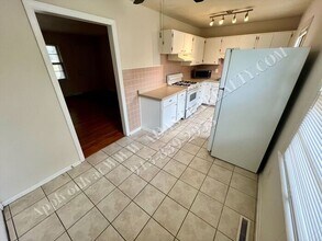 727 N Chestnut St in Olathe, KS - Building Photo - Building Photo