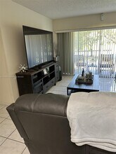 9150 Fontainebleau Blvd in Miami, FL - Building Photo - Building Photo