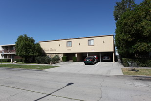 Santa Maria Apartments in Canoga Park, CA - Building Photo - Building Photo