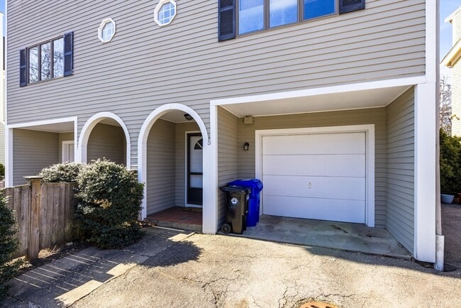 5 Meadowbrook Rd in Brookline, MA - Building Photo - Building Photo