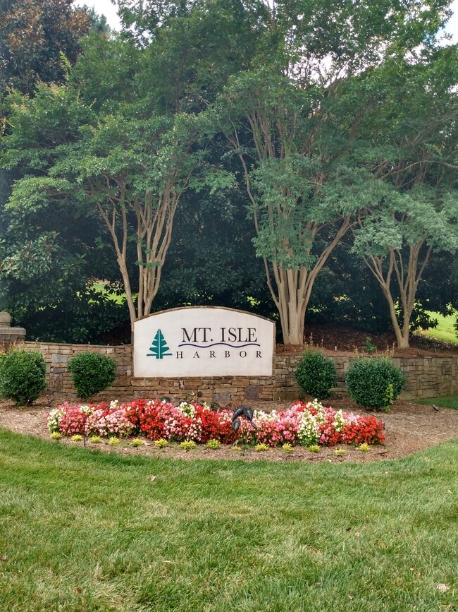 2036 Mountain Park Dr in Charlotte, NC - Building Photo - Building Photo