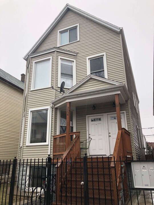 3054 N Avers Ave, Unit 1 in Chicago, IL - Building Photo