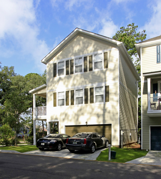 The 9 at Bellevue in Tallahassee, FL - Building Photo - Building Photo