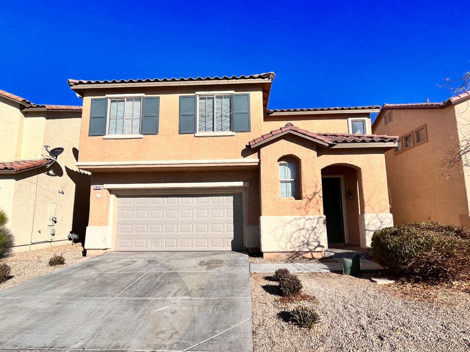 1840 E Hammer Ln in North Las Vegas, NV - Building Photo