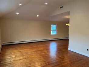 157-24 16th Ave in Queens, NY - Building Photo - Building Photo