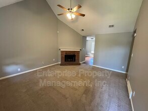 8452 Creek Front Dr in Memphis, TN - Building Photo - Building Photo