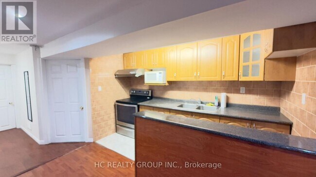 52 Lakespring Dr in Markham, ON - Building Photo - Building Photo