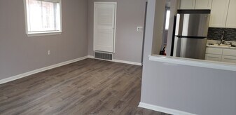 Hi View in Williamstown, NJ - Building Photo