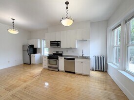 37 Laurel St, Unit 1 in Somerville, MA - Building Photo