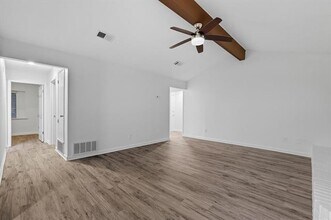 6105 Melody Ln in Watauga, TX - Building Photo - Building Photo