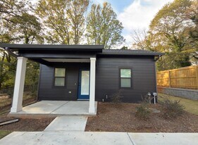 1743 W Hancock Ave in Athens, GA - Building Photo