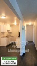 256 Racetrack St in Auburn, CA - Foto de edificio - Building Photo