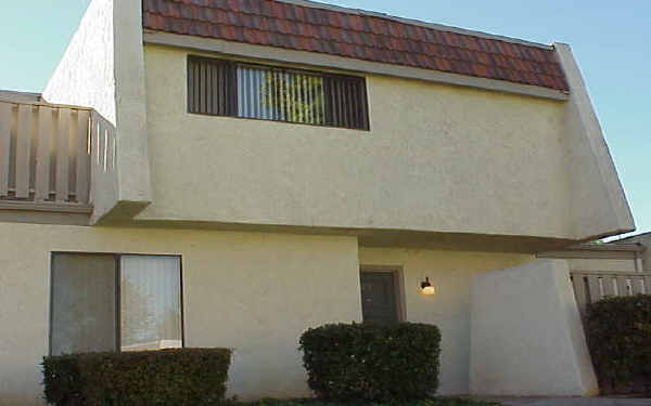 17-23 Price St in Redlands, CA - Foto de edificio