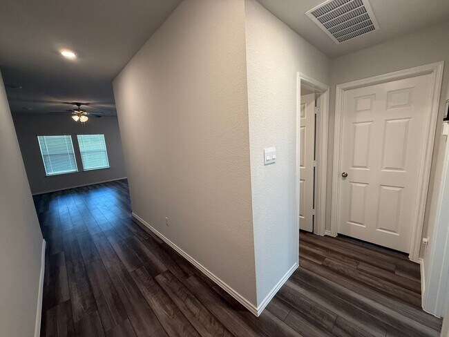 7106 Luella Dr in Killeen, TX - Building Photo - Building Photo