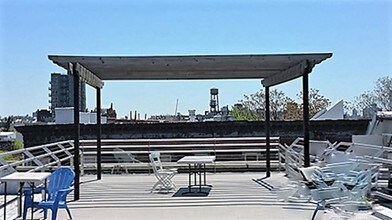233 Franklin St-Unit -303 in Brooklyn, NY - Building Photo - Building Photo