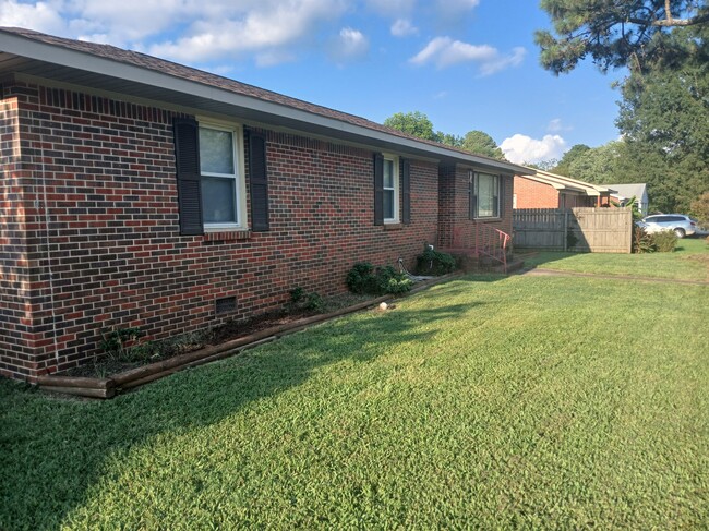 1208 8th St SW in Decatur, AL - Foto de edificio - Building Photo