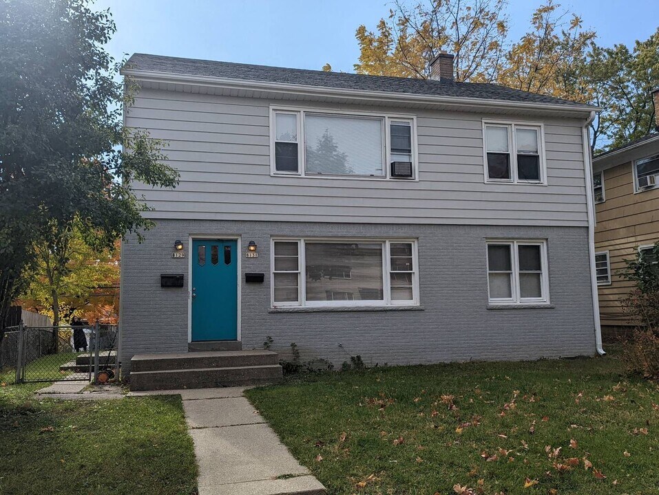 8129 W Villard Ave-Unit -Lower in Milwaukee, WI - Building Photo