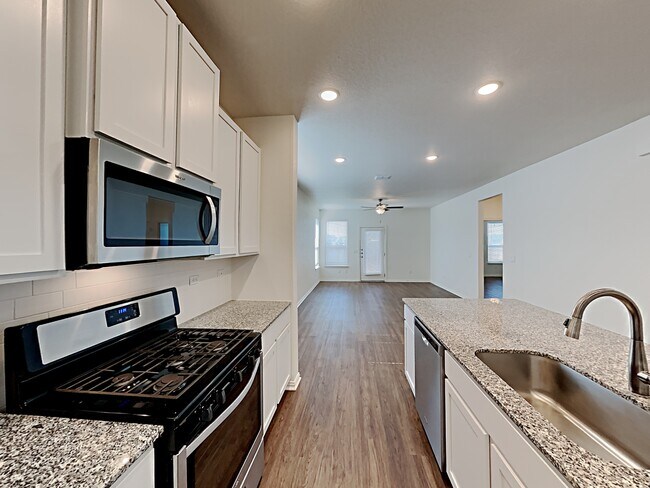 437 Pebble Bend in New Braunfels, TX - Foto de edificio - Building Photo