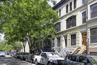 511 W 152nd St in New York, NY - Foto de edificio - Building Photo