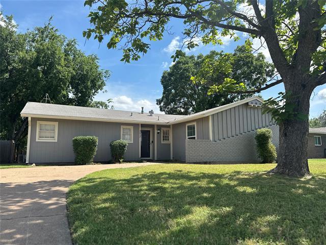 property at 3017 Bennett Dr