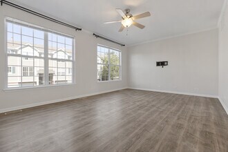 532 Declaration Ln in Aurora, IL - Building Photo - Building Photo