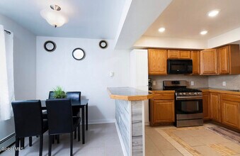 67 Columbia St in Cohoes, NY - Building Photo - Building Photo