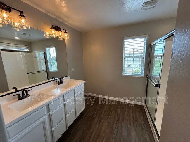 16541 W Sierra St in Surprise, AZ - Building Photo - Building Photo