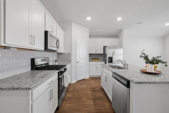 336 Callado Cir in San Marcos, TX - Building Photo - Building Photo