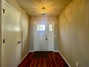 10628 Yorktowne Pl in Fort Wayne, IN - Foto de edificio - Building Photo