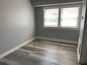 2208 Crittenden Dr, Unit 4 in Louisville, KY - Building Photo - Building Photo