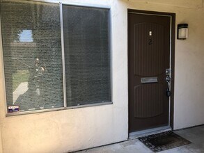 5572 Reno Cir in Huntington Beach, CA - Building Photo - Building Photo