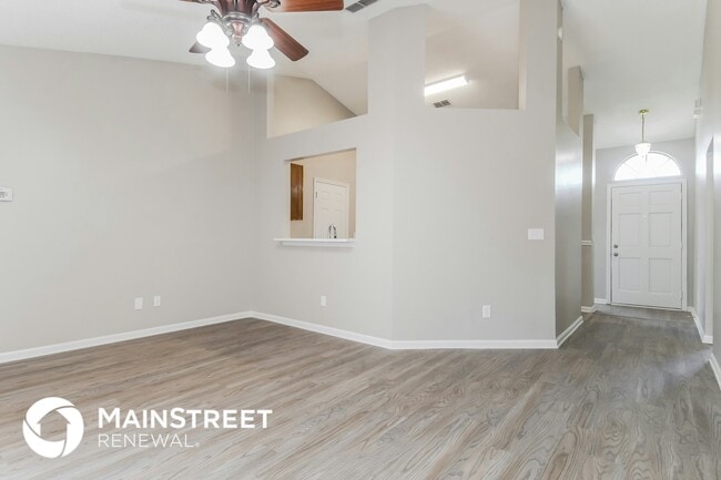 5948 Wentworth Cir S in Jacksonville, FL - Foto de edificio - Building Photo