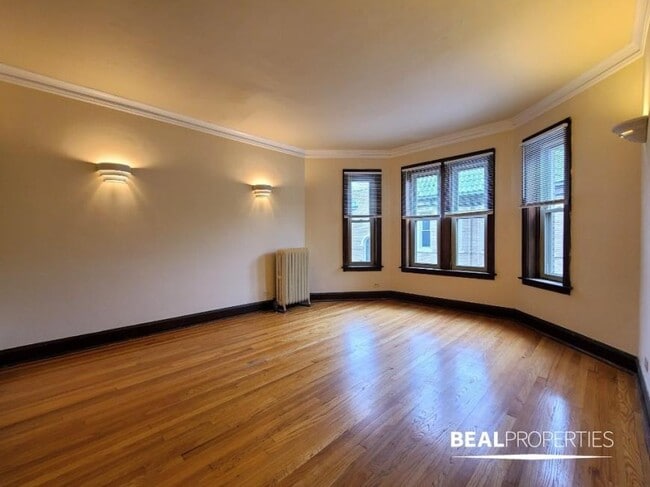 property at 4227 N Paulina St