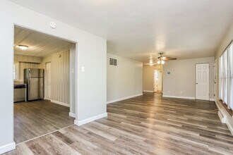 1545 Washington St in Florissant, MO - Foto de edificio - Building Photo